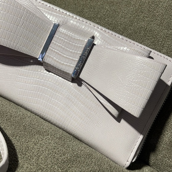 🥰🥰Betsey Johnson XOBOW Wallet🥰🥰 - Picture 2 of 11